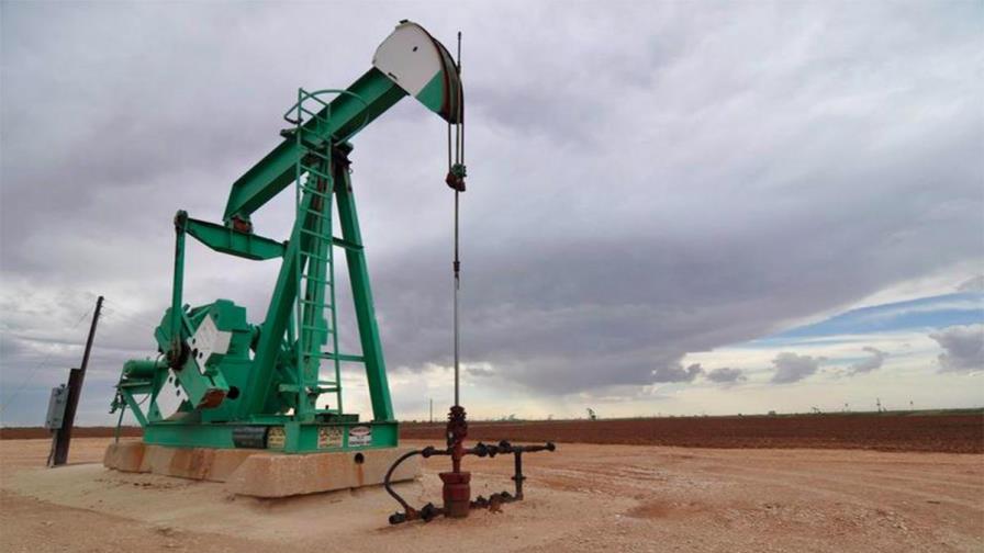El petróleo de Texas baja un 3.36 % por corrección de mercado e incertidumbre