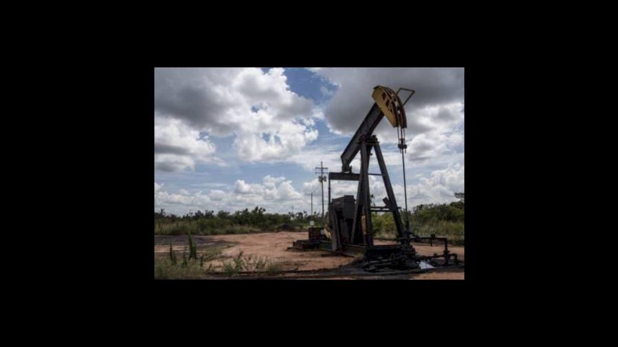 Petróleo de Texas baja un 2.01 % por temor a ralentización de la recuperación