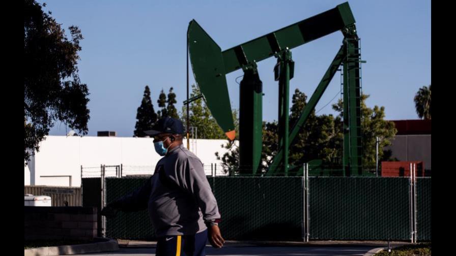 El petróleo de Texas abre con una caída del 6.61 % entre temor por la demanda