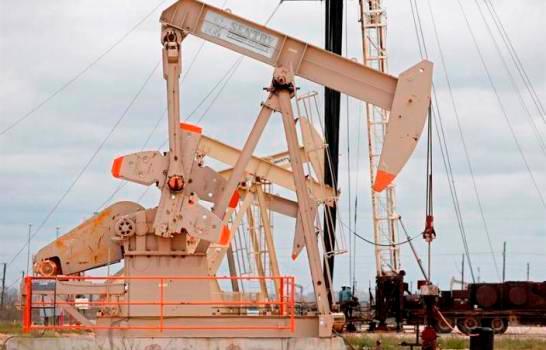 El petróleo de Texas baja un 1.98 % y cierra en 47.02 dólares, por nueva cepa