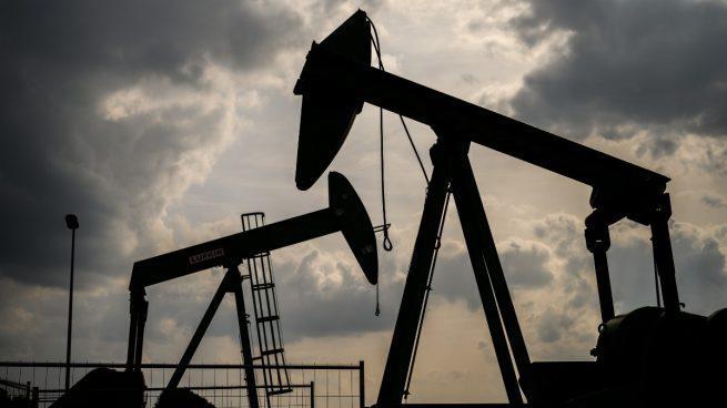 Kazajistán y Rusia acuerdan con OPEP incremento de 75,000 barriles diarios hasta marzo