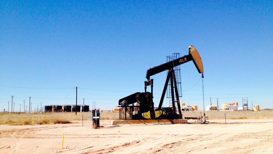 El petróleo de Texas abre con un alza del 1.01 %, hasta 52.78 dólares