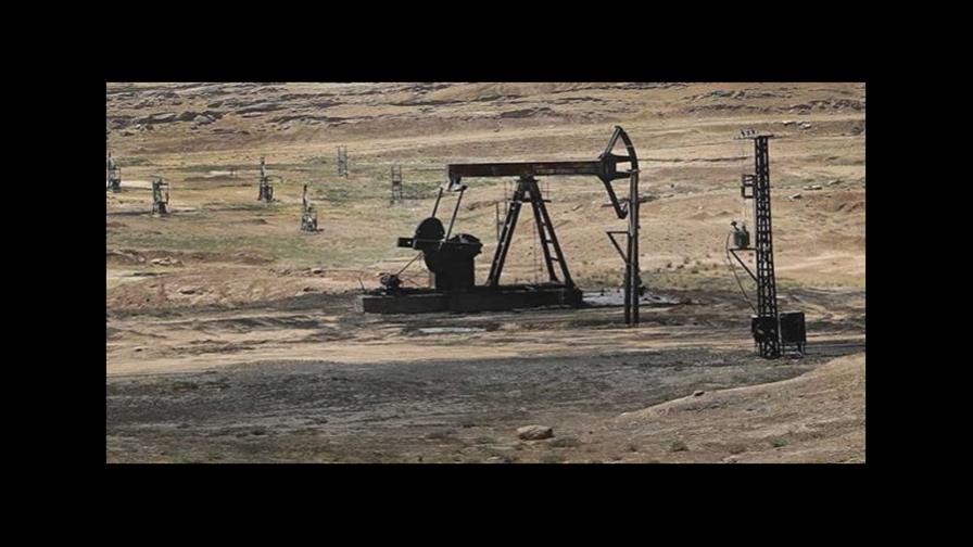 El petróleo de Texas sube un 1.7 %, hasta 55.69 dólares el barril