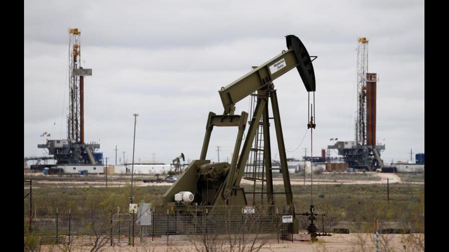 El petróleo de Texas abre con un descenso del 0.17 %, hasta 58.14 dólares