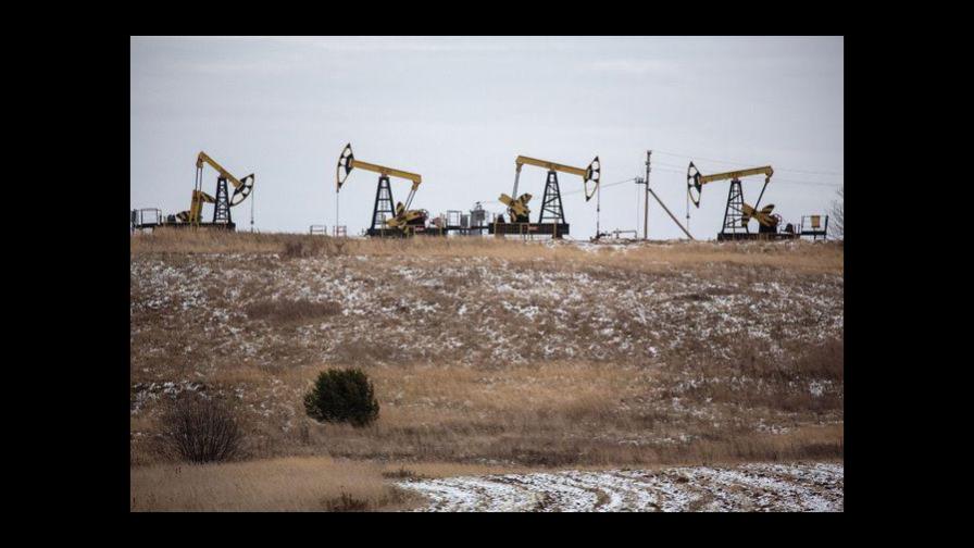 El precio del petróleo de Texas sube y se acerca a los 60 dólares