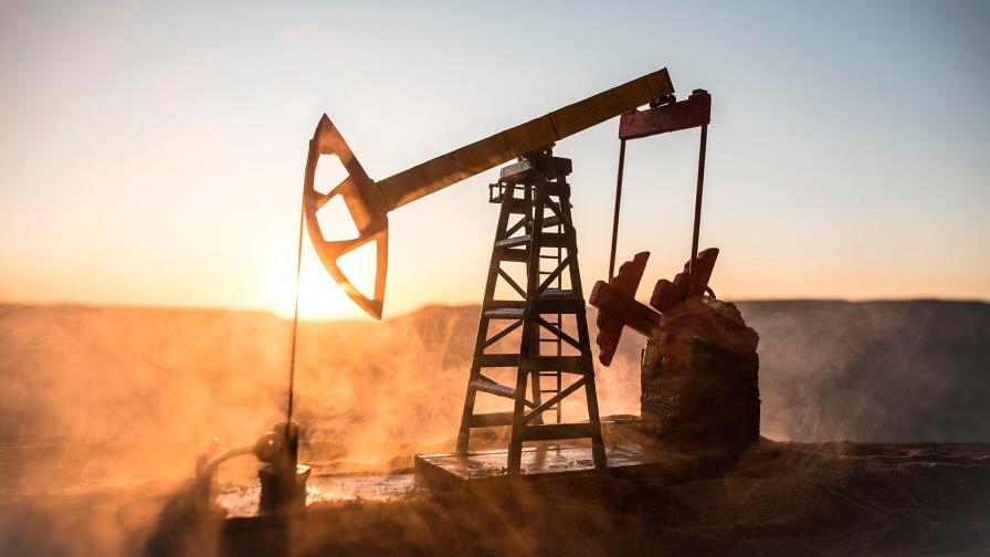 El petróleo de Texas sube un 3,8 %, hasta 61,49 dólares el barril