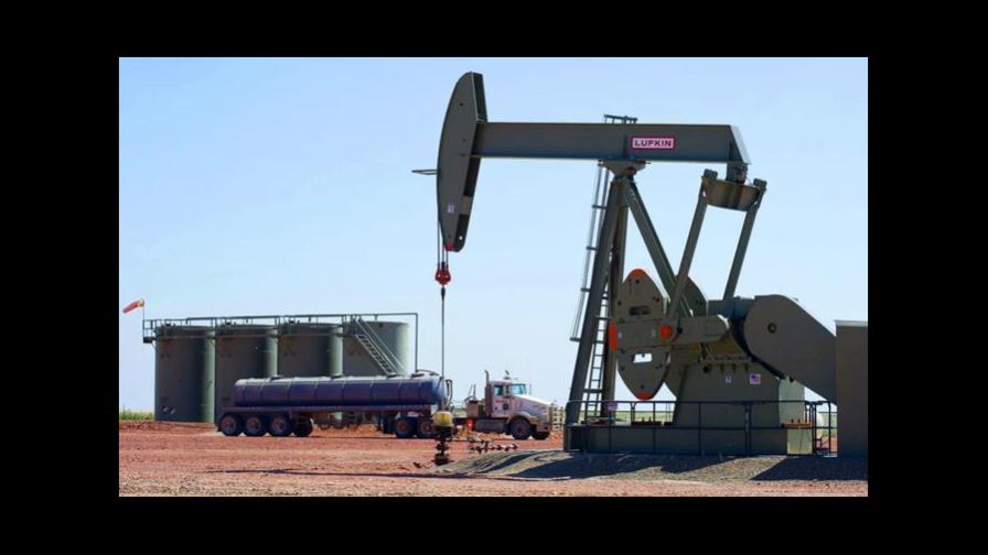 El petróleo de Texas cierra con un descenso del 1.6 %, hasta los 65.05 dólares