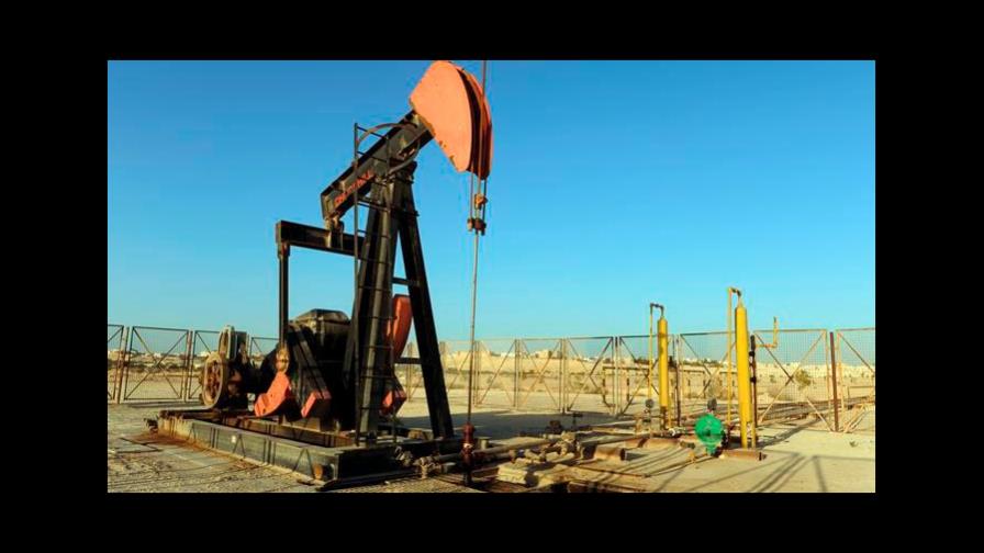 El petróleo de Texas cierra con una subida del 5.9 % hasta 61.18 dólares