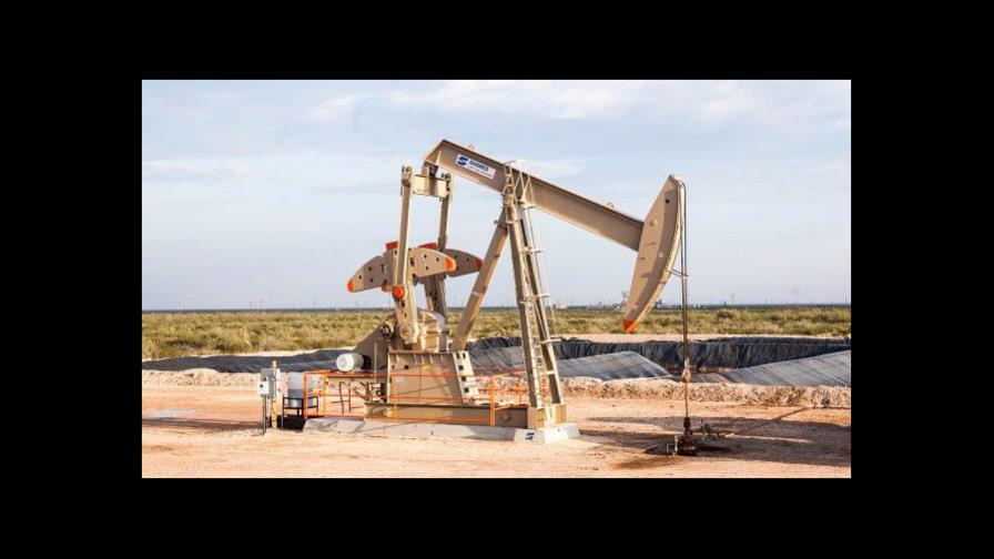 El petróleo de Texas abre con un descenso del 0.43 %, hasta los 60.71 dólares