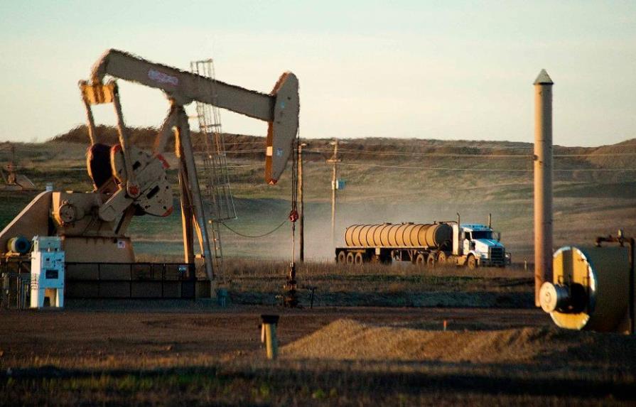 El petróleo de Texas abre con un descenso del 2.54 %, hasta los 59.89 dólares