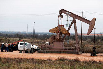 El petróleo de Texas cierra al alza hasta los 62.94 dólares
