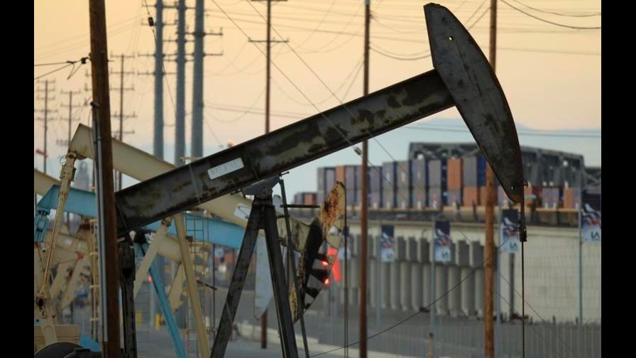 El petróleo de Texas cierra con una bajada del 1.4 %, hasta los 64.71 dólares