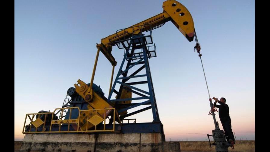 El petróleo de Texas cierra con un alza del 1 %, hasta los 74.05 dólares