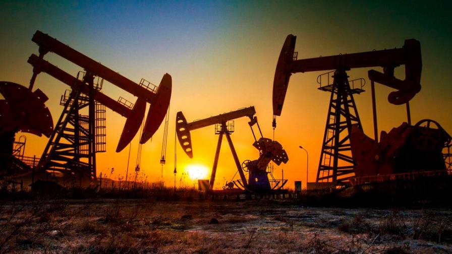 El petróleo de Texas cierra con una caída del 1.6 %, hasta los 72.20 dólares