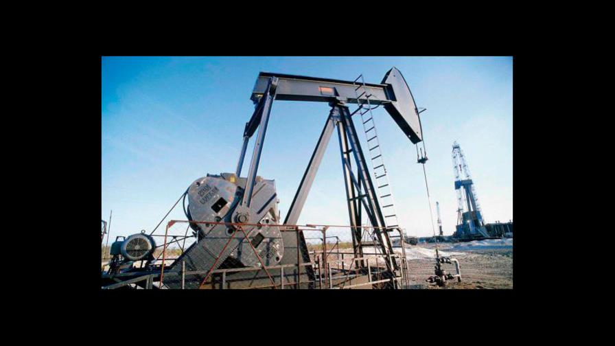 El petróleo de Texas abre con una bajada del 1.17 %, hasta los 73.69 dólares