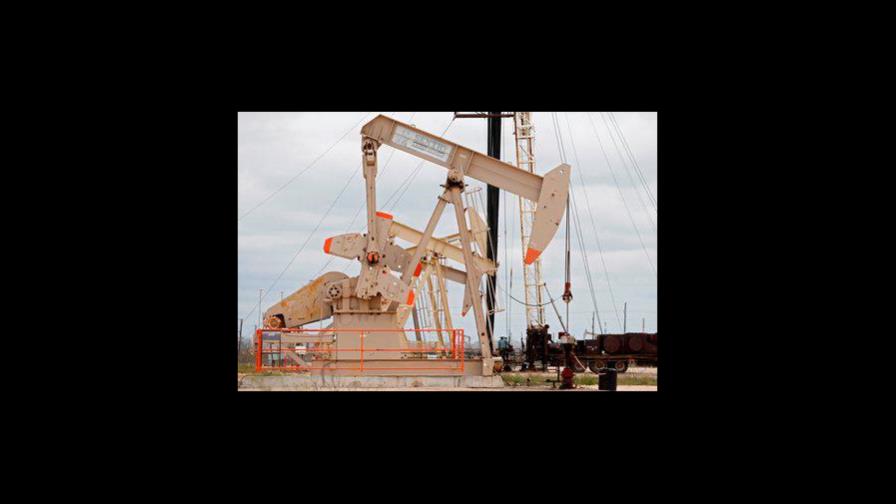 El petróleo de Texas sube un 1.03 % y cierra en 72.39 dólares el barril