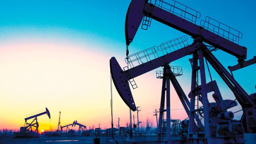 El petróleo de Texas abre con una caída del 2,83 %, hasta 66,35 dólares