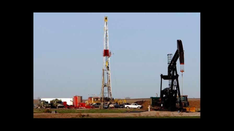 El petróleo de Texas abre con un retroceso del 3.19 %, hasta los 63.37 dólares