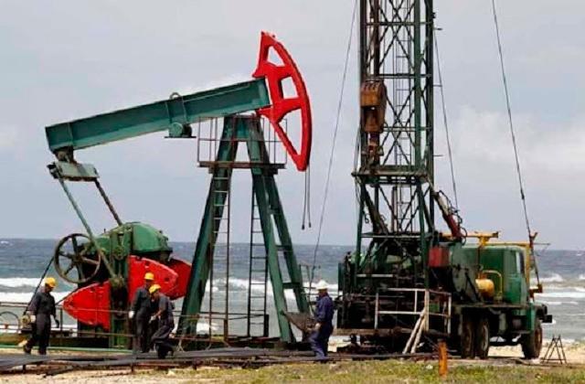 La OPEP+ confirma plan de aumento de producción en 400,000 barriles al mes