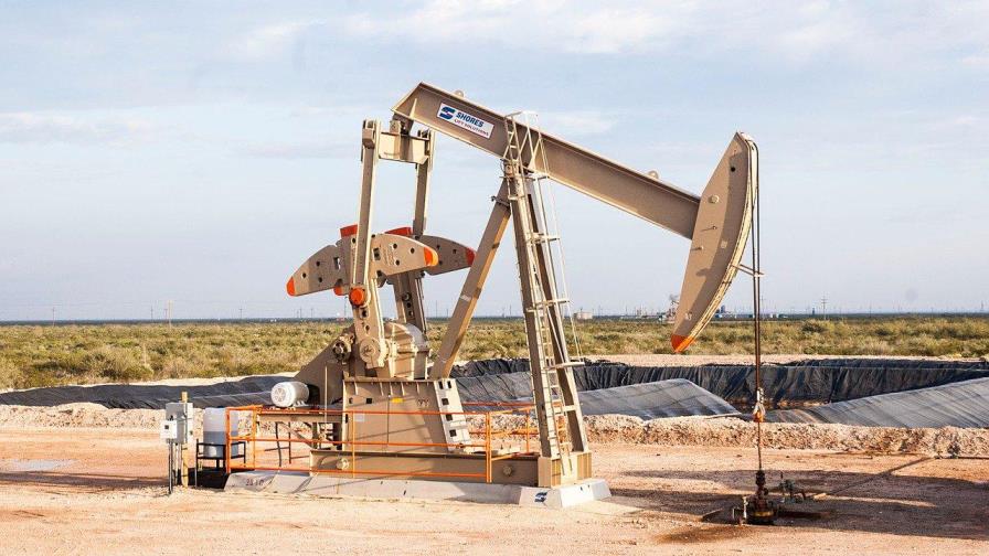 El petróleo de Texas abre con un alza del 1.56 %, hasta los 70.81 dólares