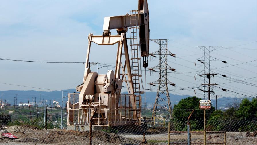 El petróleo de Texas abre con un descenso del 0,99 %, hasta 36,96 dólares