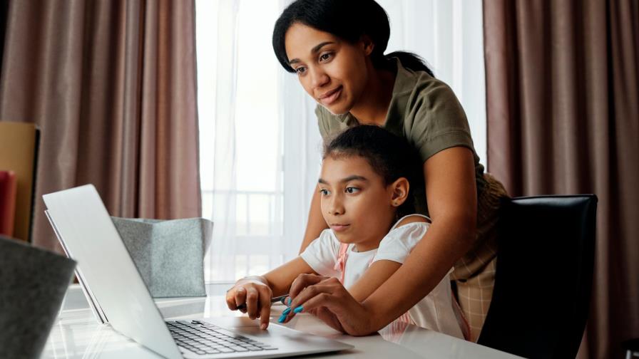 La pandemia y la brecha digital amenazan la equidad educativa en Iberoamérica
