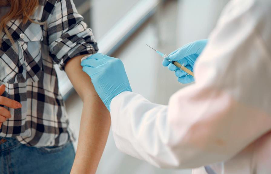 12 datos que despejarán sus dudas sobre la vacuna contra el COVID-19