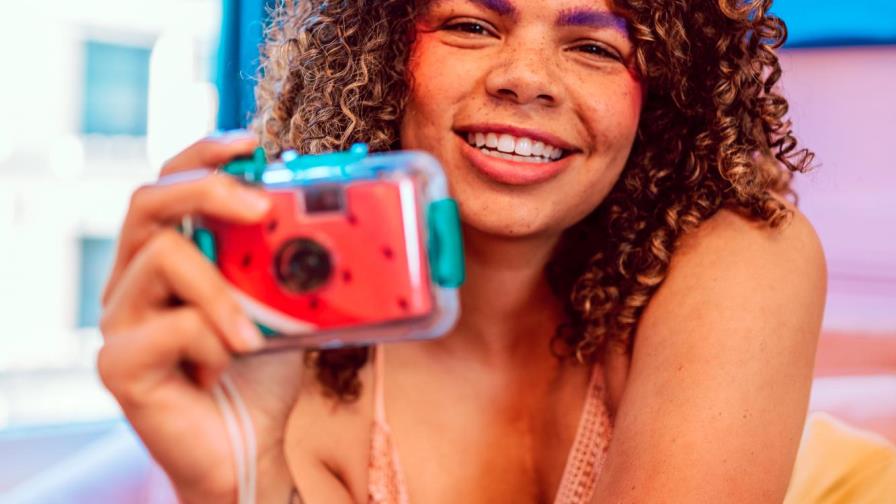 Ciudad de México permite a adolescentes cambiar género en acta de nacimiento