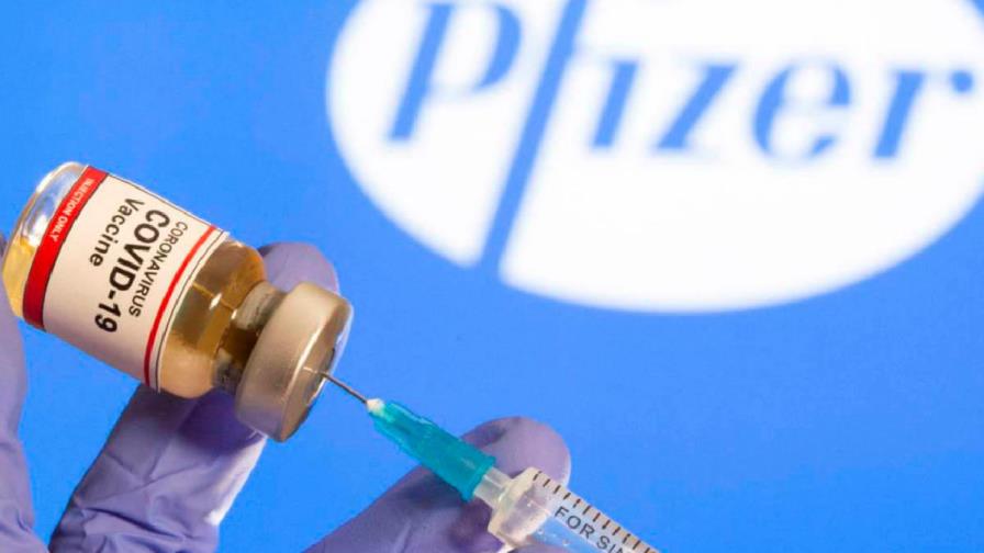 Pfizer dice que la tercera dosis de su vacuna ofrece una protección del 95,6%