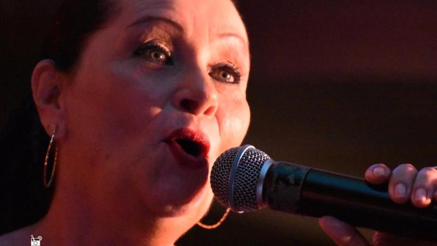 Luchy Vicioso cautivó al    público con su voz inigualable