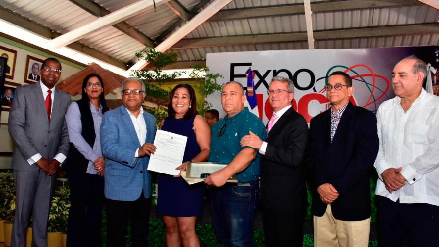 Ministerio de Salud Pública certifica distribuidoras farmacéuticas en Moca Ministerio de Salud Pública certifica distribuidoras farmacéuticas en Moca