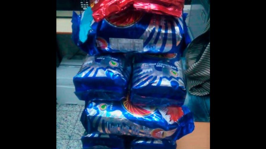 Detienen dominicano acusado de traficar 11 paquetes de droga desde Colombia 