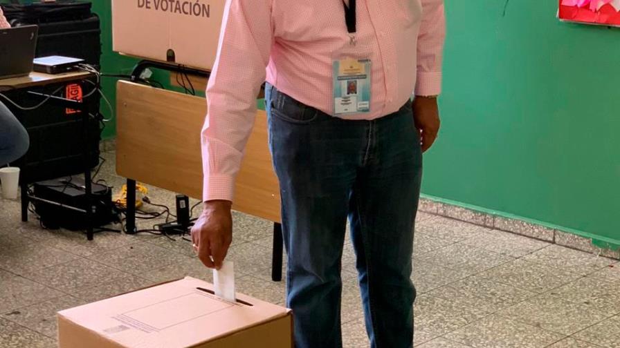 Radhamés Camacho destaca entusiasmo y asistencia en primarias