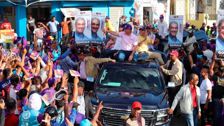 PLD arranca celebración de 46 aniversario con caravana de 17 kilómetros