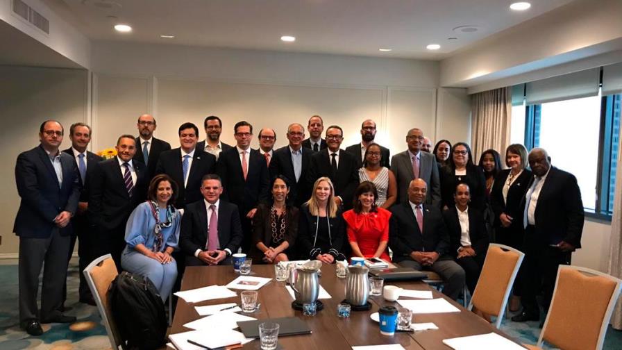 Embajadoras de EEUU en RD y Haití hablan sobre crear entorno favorable de negocios en frontera Embajadoras de EEUU en RD y Haití hablan sobre crear entorno favorable de negocios en frontera