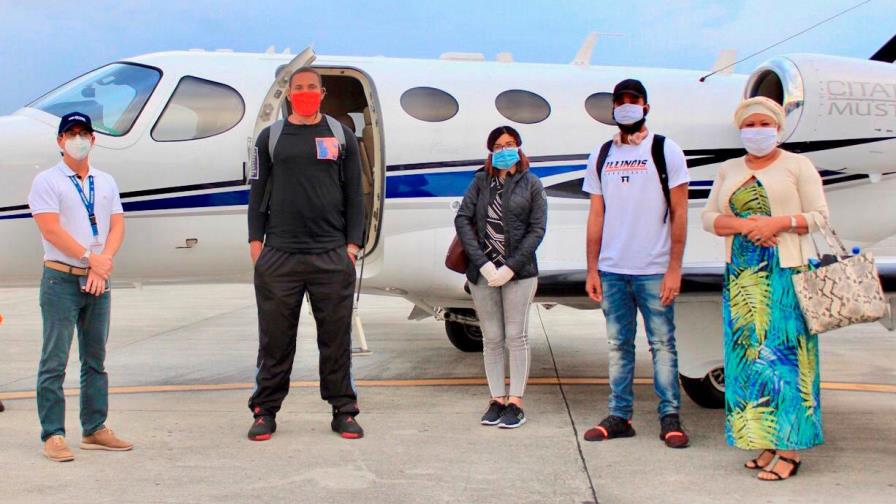 Llegan al país desde El Salvador los baloncestistas varados por el COVID-19