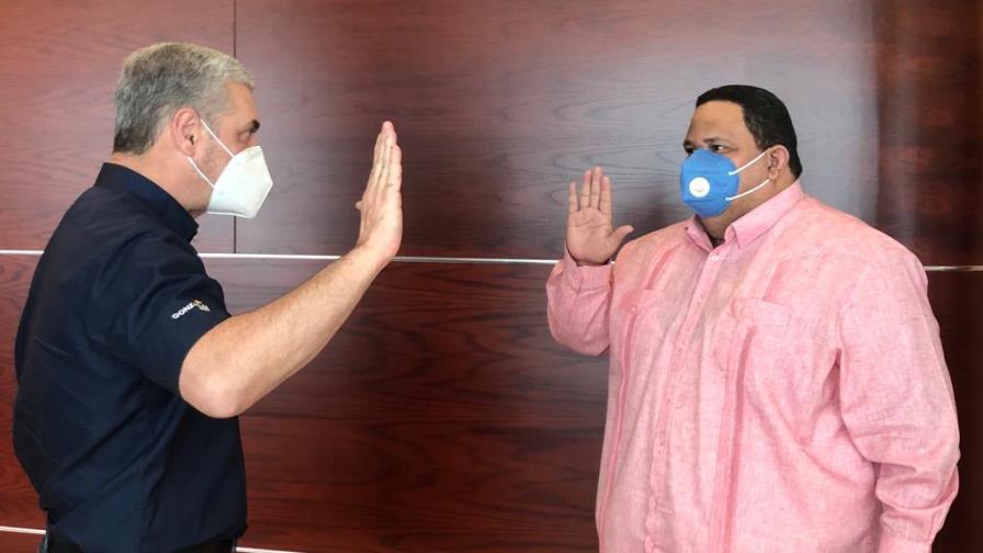 Gonzalo Castillo designa a expresidente de Fedomu como director municipal de campaña