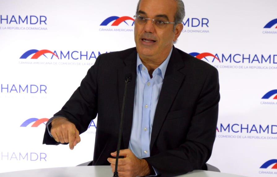 Luis Abinader a empresarios: garantizamos la estabilidad política y económica
