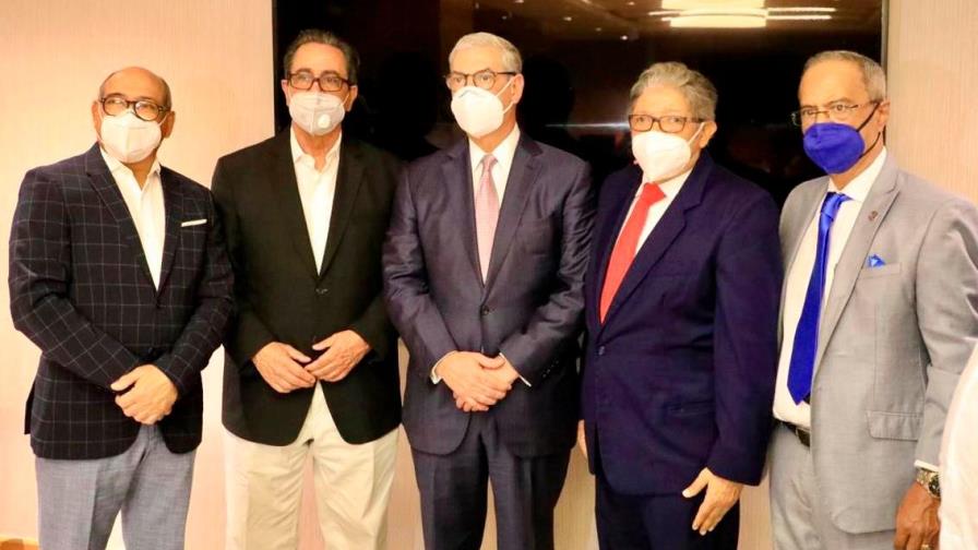 Cuatro exrectores de la UASD y el psiquiatra César Mella apoyan a Gonzalo
