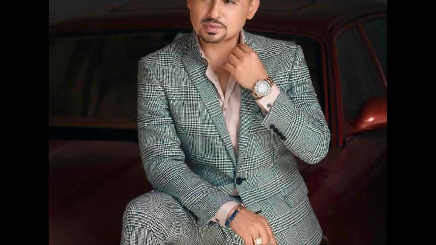 Famoso cantante Larry Hernández se encuentra grave por COVID-19