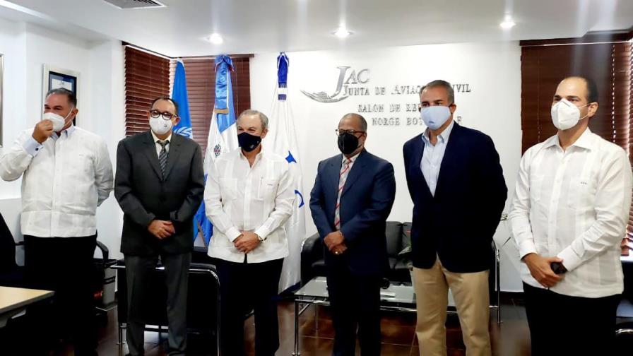 Autoridades de aeropuertos acuerdan diseño de estrategias con presidente de Junta de Aviación Civil