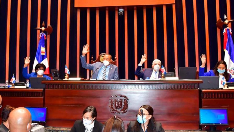 Senado envía a comisión proyecto que elimina el pago de la reinscripción de colegios privados 