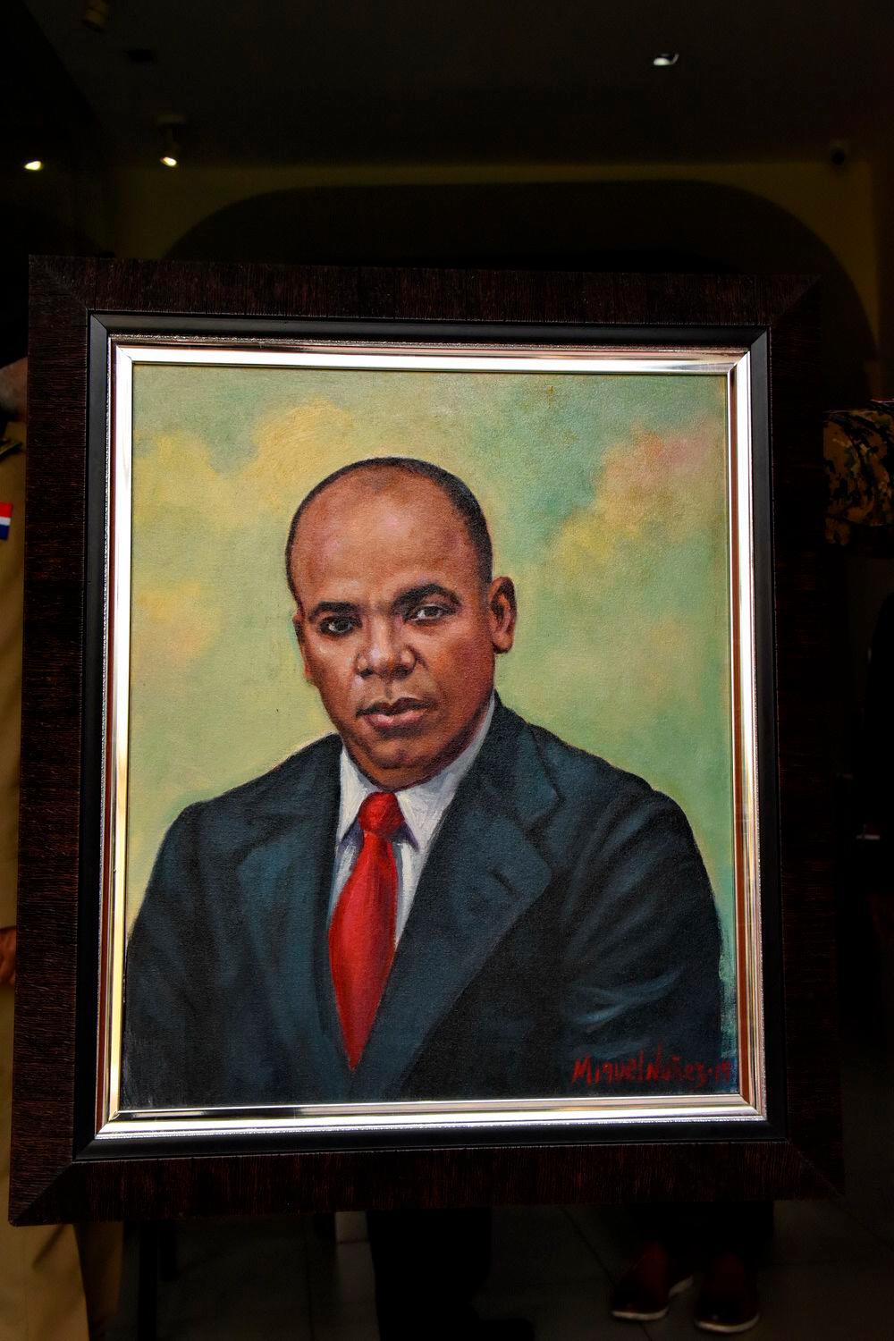 Gregorio Urbano Gilbert fue un linotipista y guerrillero dominicano nacido en Puerto Plata en el año 1898.