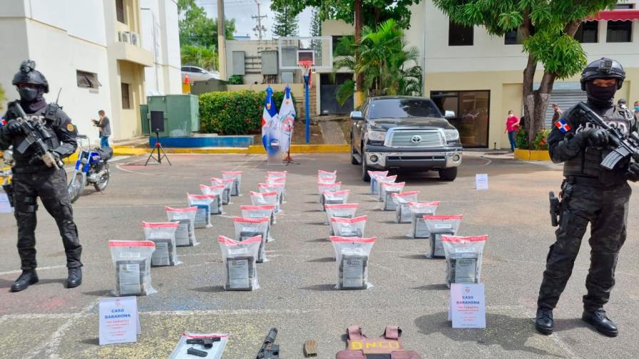 Apresan a siete personas durante decomiso de 168 paquetes de droga en Barahona 