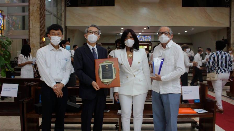 Centro de Gastroenterología Dr. Luis Eduardo Aybar reconoce colaboradores