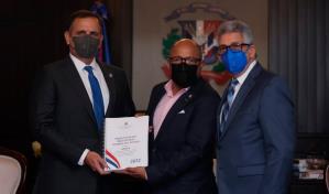 Presupuesto de 2022 no aguanta cumplir con leyes que se llevan 62.7 % del gasto de todo el año