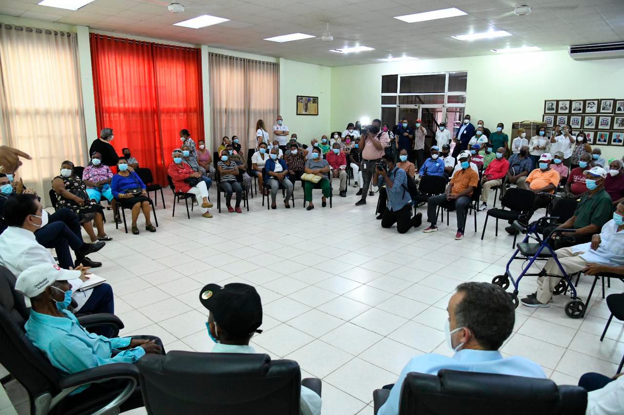 Conversatorio con adultos mayores de San Fernando, Montecristi.