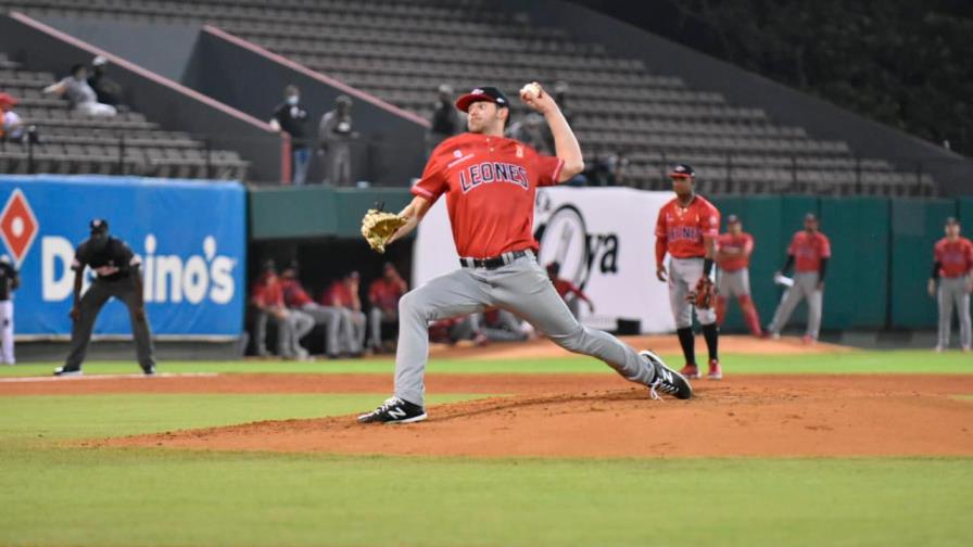 Leones del Escogido blanquean a los Gigantes del Cibao Leones del Escogido blanquean a los Gigantes del Cibao