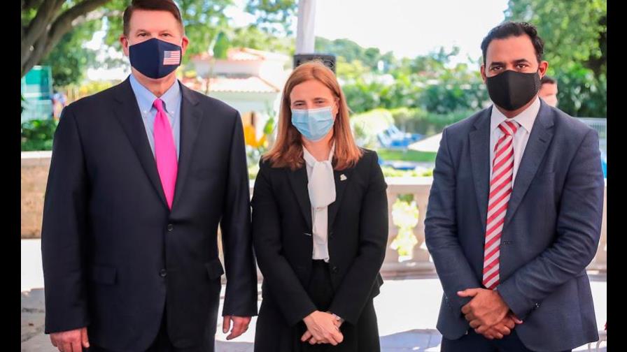 Subsecretario de Estado de EEUU se reúne con empresarios de telecomunicaciones de RD