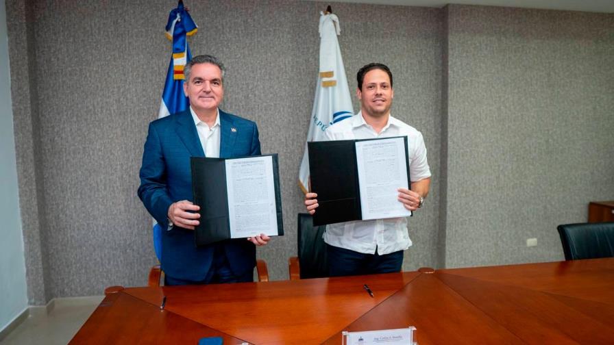 Firman acuerdo para construir casas ecológicas a familias de escasos recursos